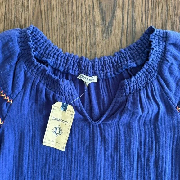 NWT Democracy Blouse XS Blue Crinkle Gauze Embroidered Short Sleeve Smocked - Picture 2 of 11